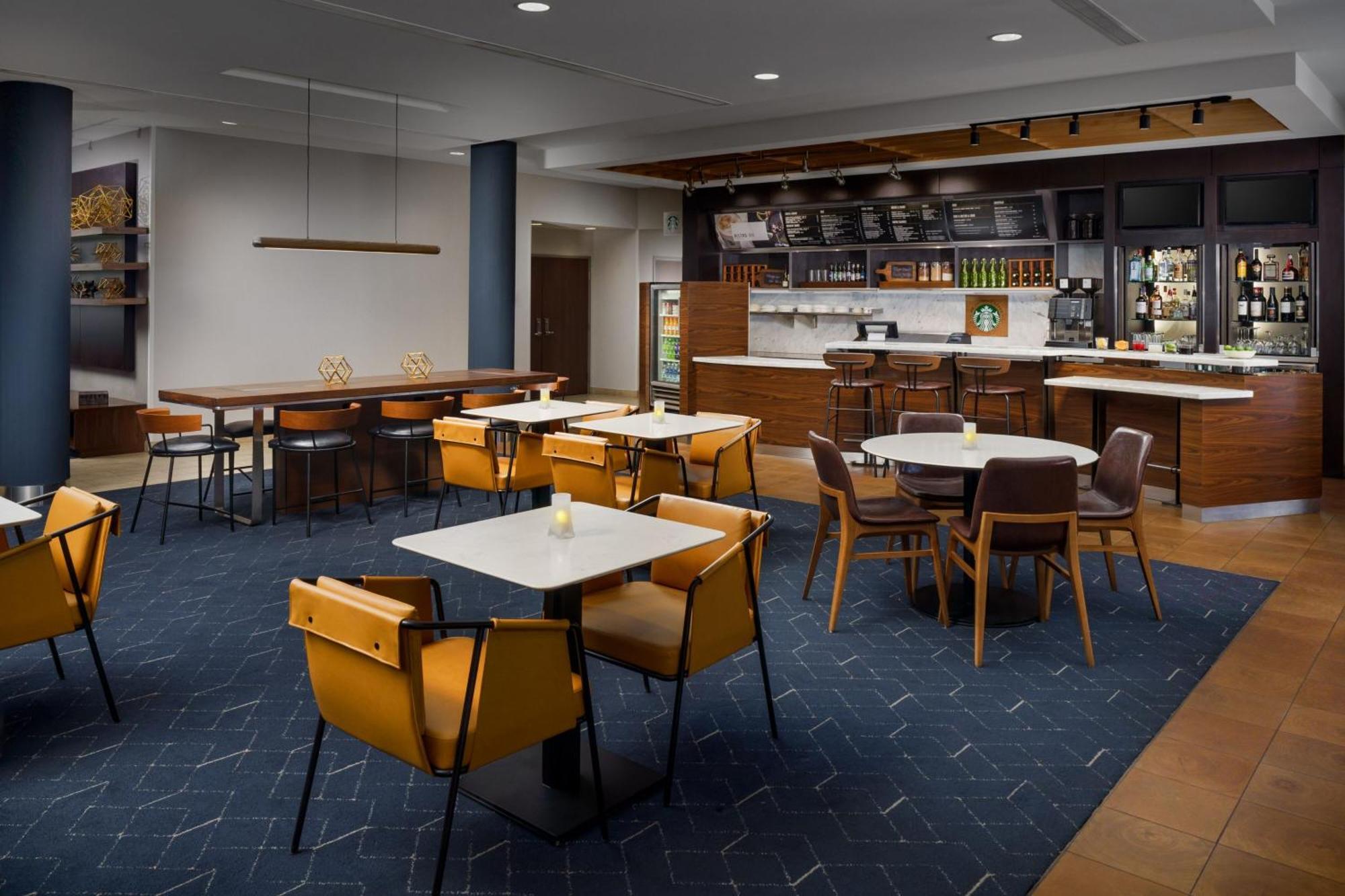 Hotel Courtyard By Marriott Phoenix Gateway Airport 3*