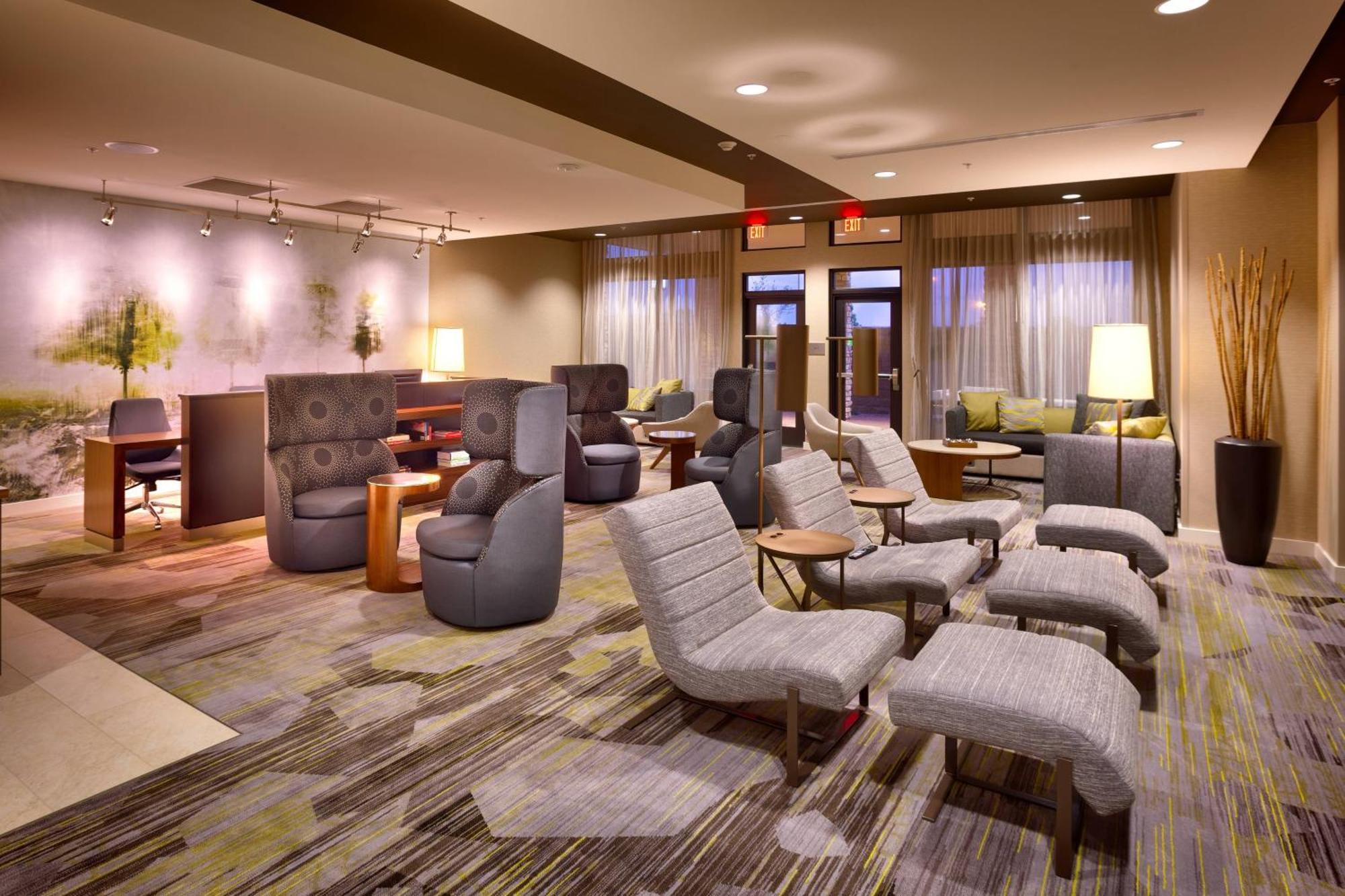 Courtyard By Marriott Phoenix Gateway Airport