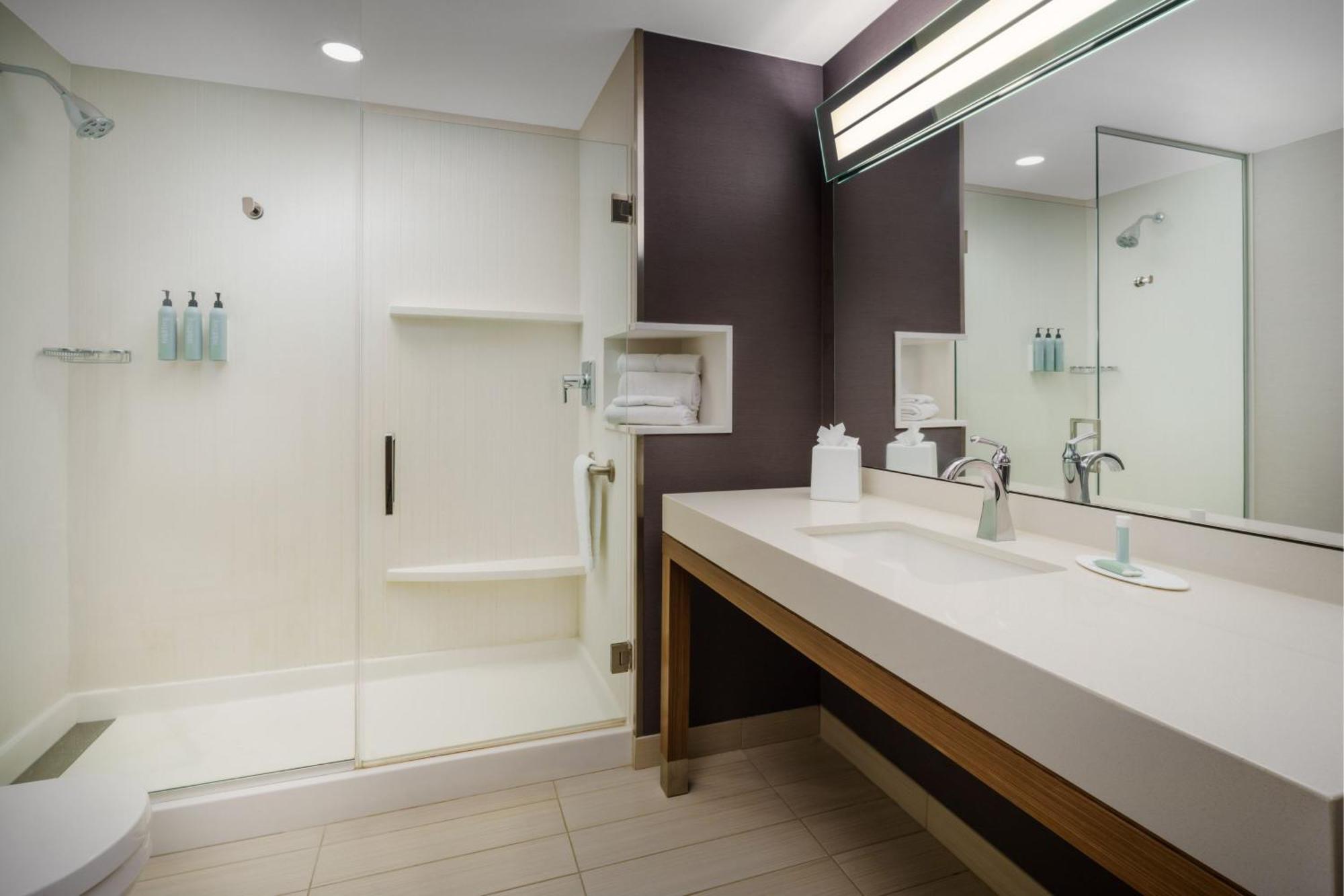 Courtyard By Marriott Phoenix Gateway Airport Hotel