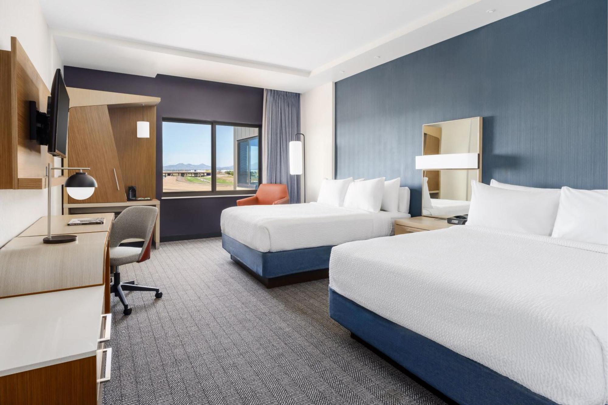 Courtyard By Marriott Phoenix Gateway Airport Hotel
