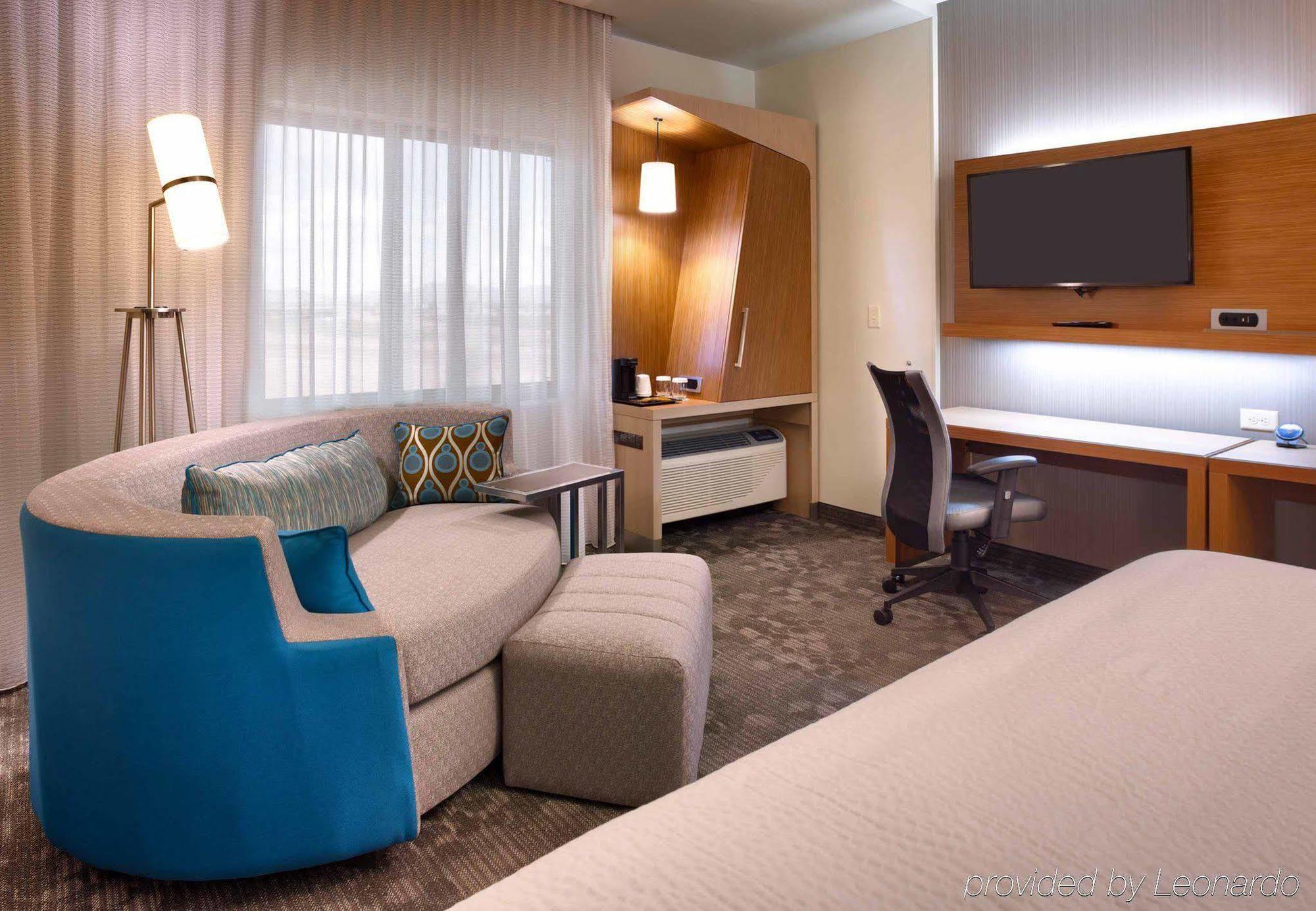 Courtyard By Marriott Phoenix Gateway Airport Hotel 3*