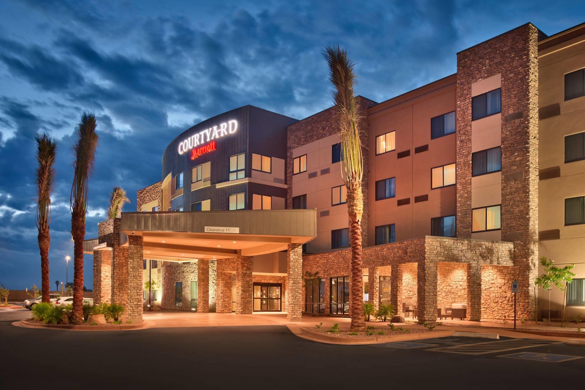 Courtyard By Marriott Phoenix Gateway Airport Hotel 3*