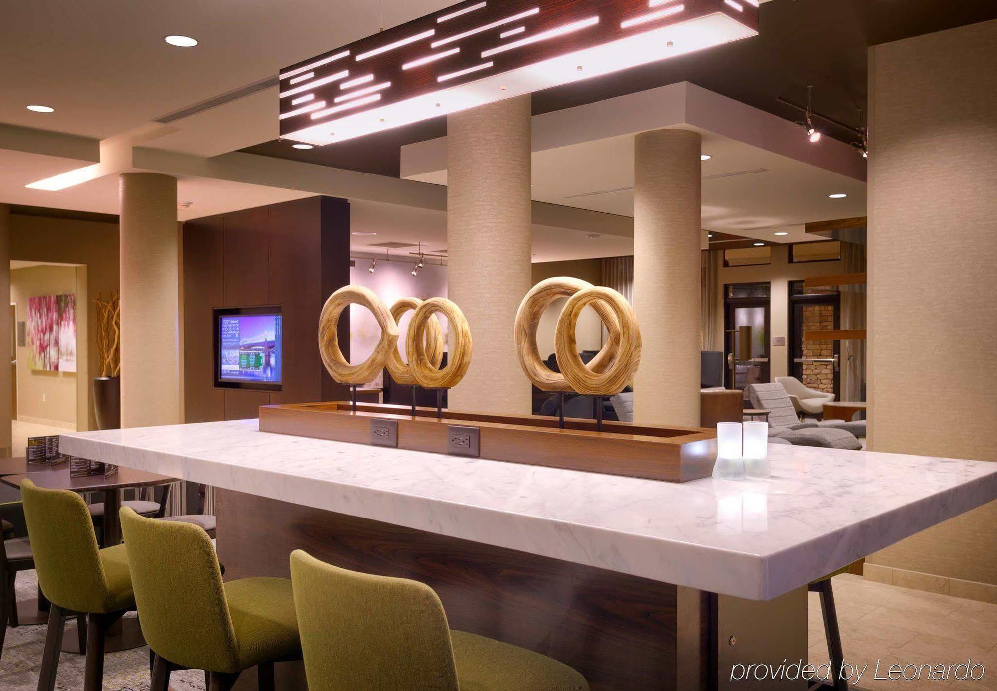 Courtyard By Marriott Phoenix Gateway Airport Hotel